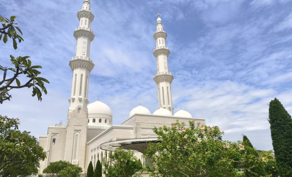 【午前出発】話題のホワイトモスク＆ピンクモスク観光＜日本語ガイド付き/半日/セントラルマーケット解散＞